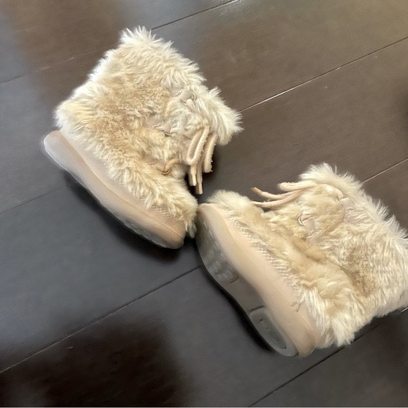 Baby Gap Size 3 Booties - Picture 1 of 9